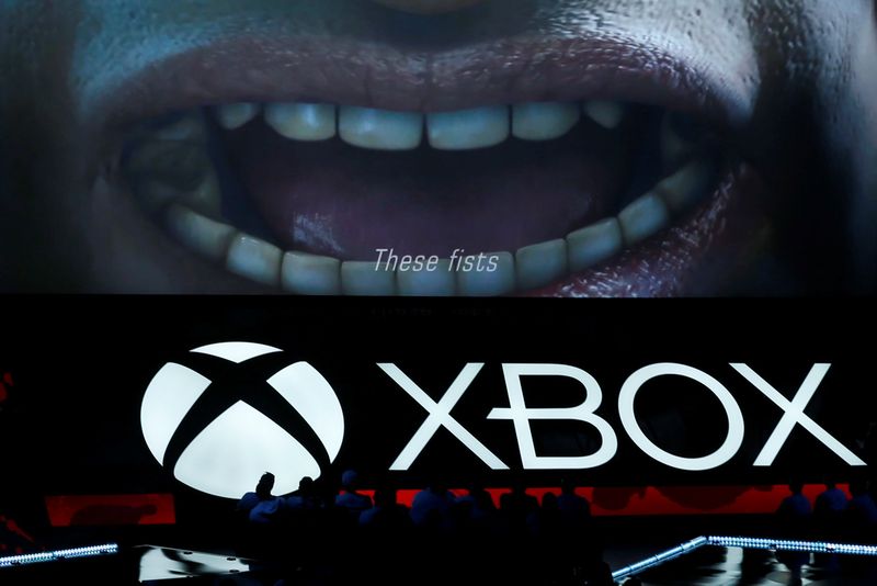 Gamers watch Tekken 7 at the Microsoft Xbox E3 2016 media briefing in Los Angeles June 13, 2016. u00e2u20acu201d Reuters pic