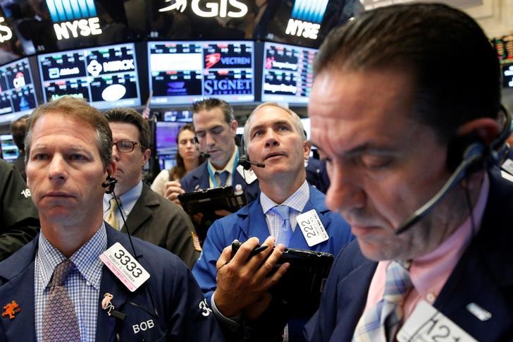 Traders work on the floor of the New York Stock Exchange (NYSE) in New York City, US, July 22, 2016. u00e2u20acu201d Reuters pic