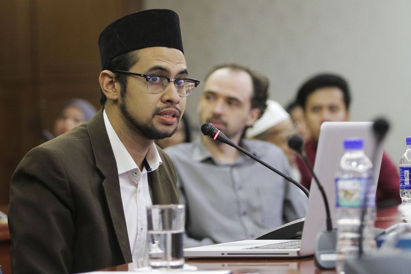 Ahmad Badri said halal vaccines should also be packaged properly to distinguish it from others. — Picture by Yusof Mat Isa