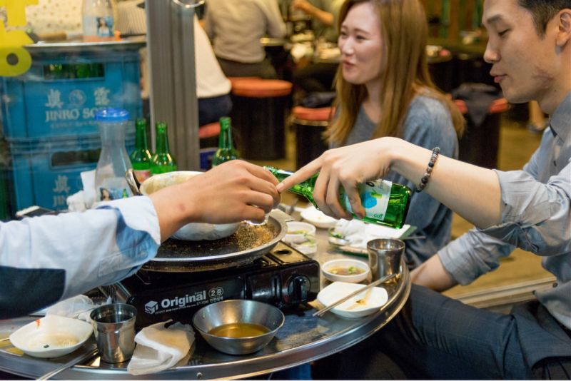 Restaurateurs say they are selling more of the lighter-alcohol drinks to women. 