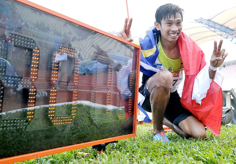 Pelari pecut Melaka Khairul Hafiz Jantan mencipta rekod baharu kebangsaan acara 100 meter lelaki pada Sukan Malaysia (Sukma) Ke-18 di Stadium Sarawak pada 27 Julai 2016. u00e2u20acu201d Foto Bernama