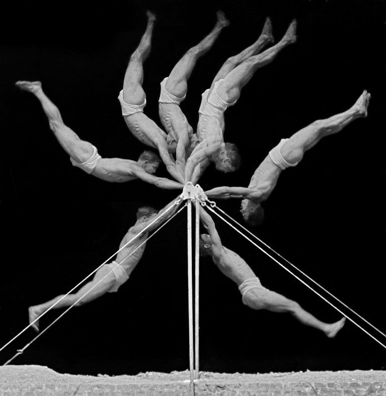 Georges Demeny (French, 1850–1917). Chronophotograph of an exercise on the horizontal bar, 1906.© INSEP Iconothèque