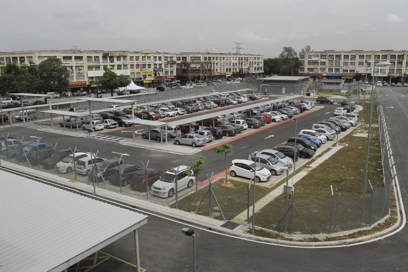 A station along the Sri Petaling LRT line has parking bays that are fully utilised. ― Picture by Yusof Mat Isa