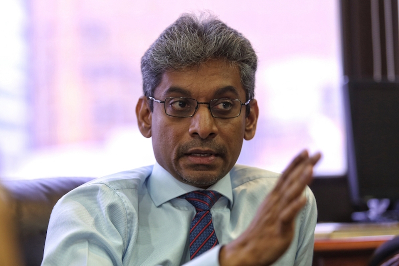 Malay Mail Online speaks to Malaysian Bar president Steven Thiru at Kuala Lumpur July 14, 2016. u00e2u20acu201d Picture by Saw Siow Feng