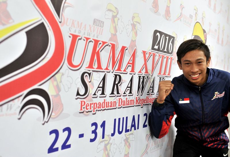 Malacca sprinter Khairul Hafiz Jantan crowned best sportsman at the close of the 18th Malaysia Games (Sukma) at Stadium Sarawak July 31, 2016. Bernama