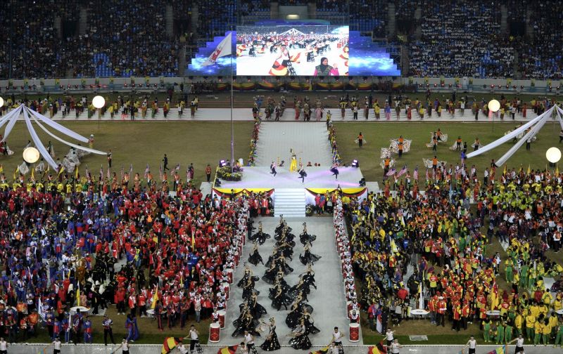 Curtains down on the 18th Sukma, with glittering performances at the Sarawak Stadium.