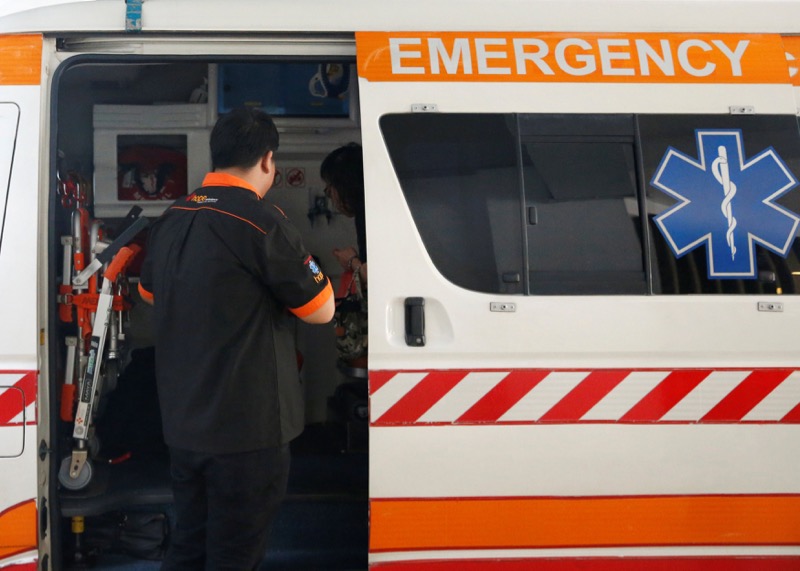 A woman suspected of Zika infection leaves in an ambulance from a clinic, at an area where locally transmitted Zika cases were discovered in Singapore, August 31, 2016. u00e2u20acu201d Reuters pic