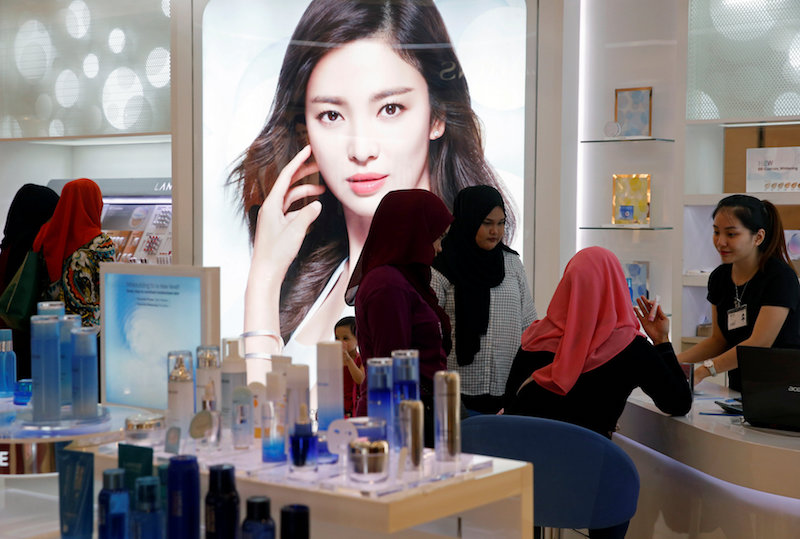Women shop for cosmetics and face care products at a mall in Kuala Lumpur August 27, 2016. u00e2u20acu201d Reuters pic