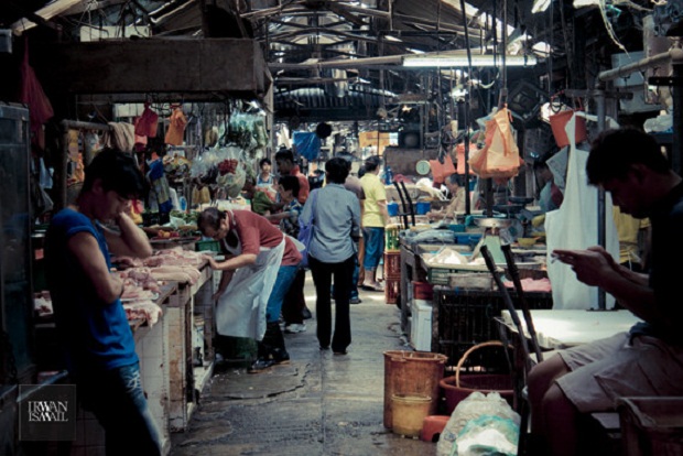 Most people blame the rising cost of living for their lowered standard of living, but in truth stagnant wages also play a part. — Picture by Irwan Ismail 