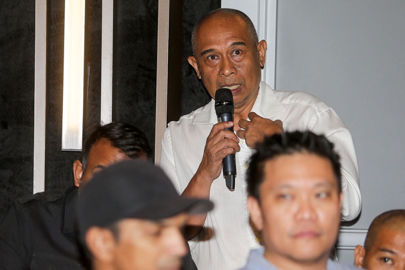 Independent filmmaker Anwardi Jamil speaks during the #TanyaFinas2.0 engagement session on FFM, Kuala Lumpur Aug 8, 2016. u00e2u20acu201d Picture by Choo Choy May