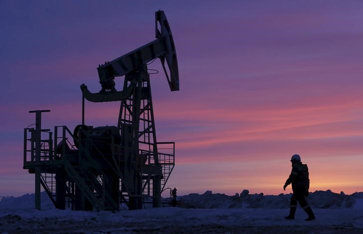 A worker at an oil field owned by Bashneft, Bashkortostan, Russia, in this January 28, 2015 file photo. u00e2u20acu201d Reuters pic
