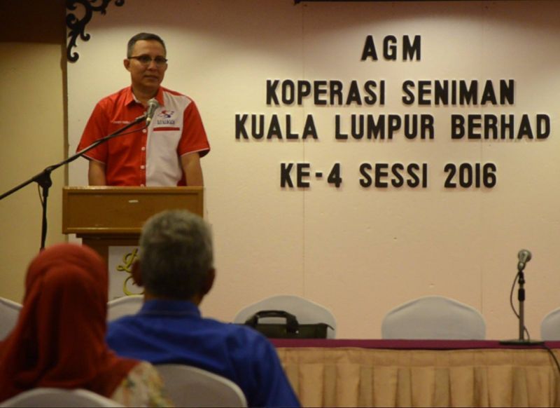 Datuk Jurey Latiff Rosli bingung fikir nasib filemnya nanti, berbahasa Bajau, akan dikategorikan jika Festival Filem Malaysia (FFM) mengamalkan dasar pengasingan bahasa. u00e2u20acu201d Foto ihsan Facebook/Koperasi Seniman