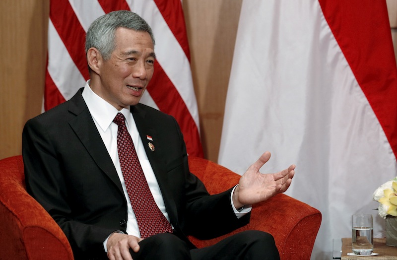 Singapore Prime Minister Lee Hsien Loong delivers remarks to reporters in Kuala Lumpur, Malaysia November 22, 2015. u00e2u20acu201d Reuters pic