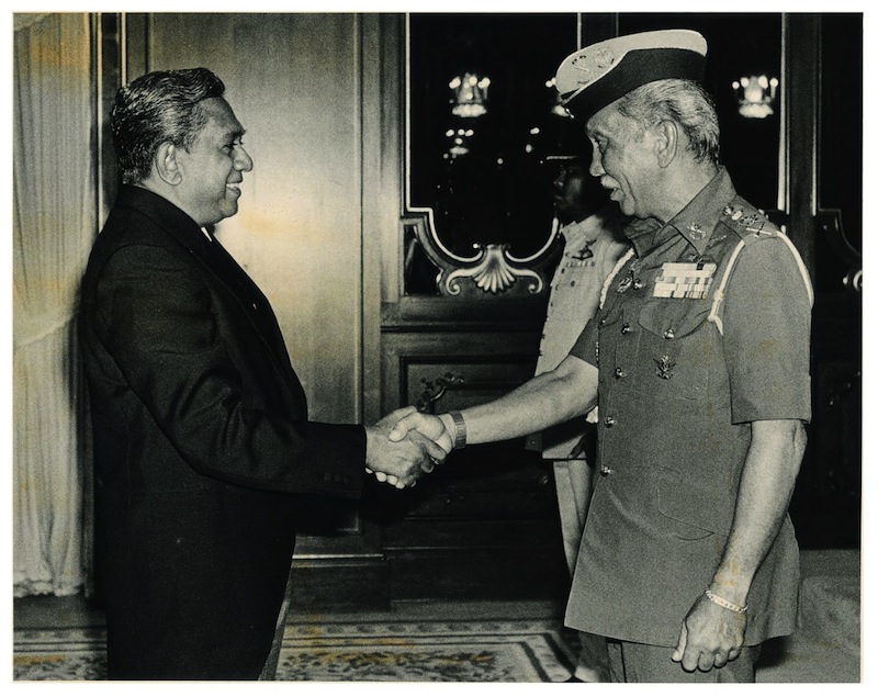 S.R. Nathan presenting his credentials as high commissioner to Sultan Iskandar Ismail, Malaysia Yang di-Pertuan Agong and head of State. u00e2u20acu201d Picture courtesy of Nathan's personal collectionn