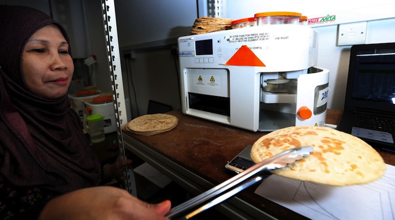 The Rotimatic flatbread-making robot uses artificial intelligence and machine-learning algorithms to roll out fresh rotis and wraps in minutes. u00e2u20acu201d Picture courtesy of MCI