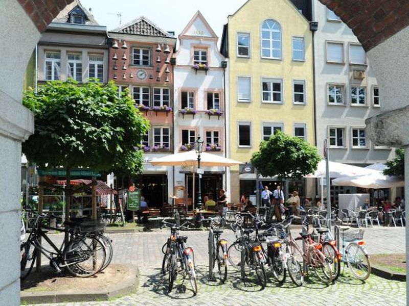 The Altstadt, or Old Town, in Dusseldorf. ― Picture courtesy of Dusseldorf Marketing & Tourismus GmbH /U. Otte