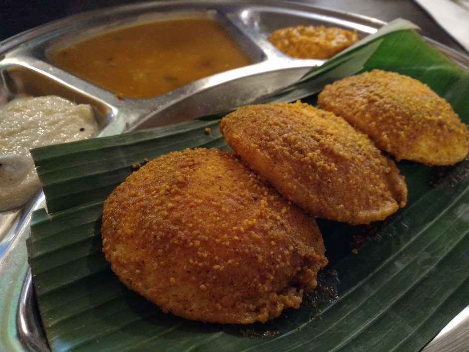 The marvellous butter ‘podi’ idlis: good on their own, even better with chutneys. 