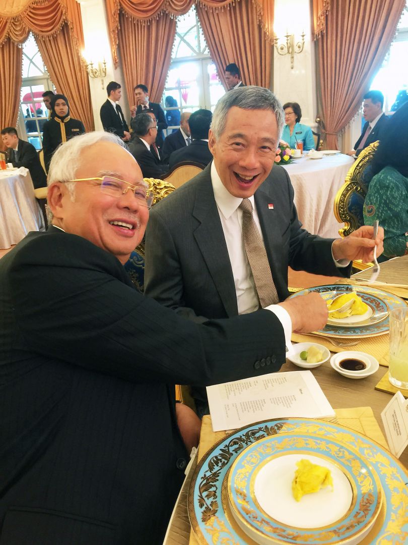 Najib Razak and Lee Hsien Loong in Putrajaya last month after the signing of the Memorandum of Understanding on the Singapore-Kuala Lumpur High-Speed Rail. u00e2u20acu201d Picture courtesy of Ho Ching 