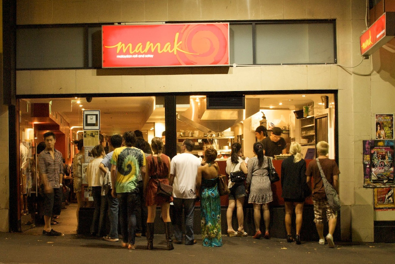 Diners queue outside the Mamak restaurant in Sydney, Australia. u00e2u20acu201d Picture via Facebook/Mamak Haymarket