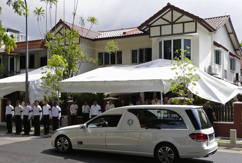 The body of the late S.R. Nathan arriving at his family home for a private wake. u00e2u20acu201d TODAY pic 