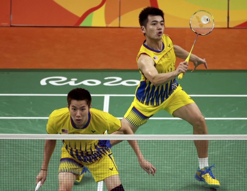 2016 Rio Olympics - Badminton - Menu00e2u20acu2122s Doubles Gold Medal Match - Riocentro - Pavilion 4 - Rio de Janeiro - 19/08/2016. Goh V Shem (MAS) and Tan Wee Kiong v Fu Haifeng (CHN) and Zhang Nan. REUTERS/Alkis Konstantinidis