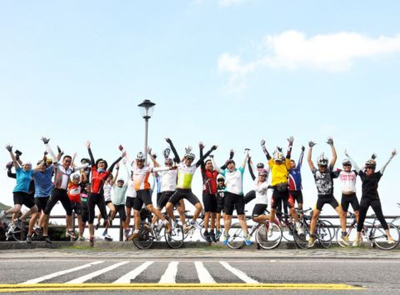 Have fun cycling with your friends and family in Taiwan with Star Cruises cycling-cruise package. u00e2u20acu2022 TODAY pic