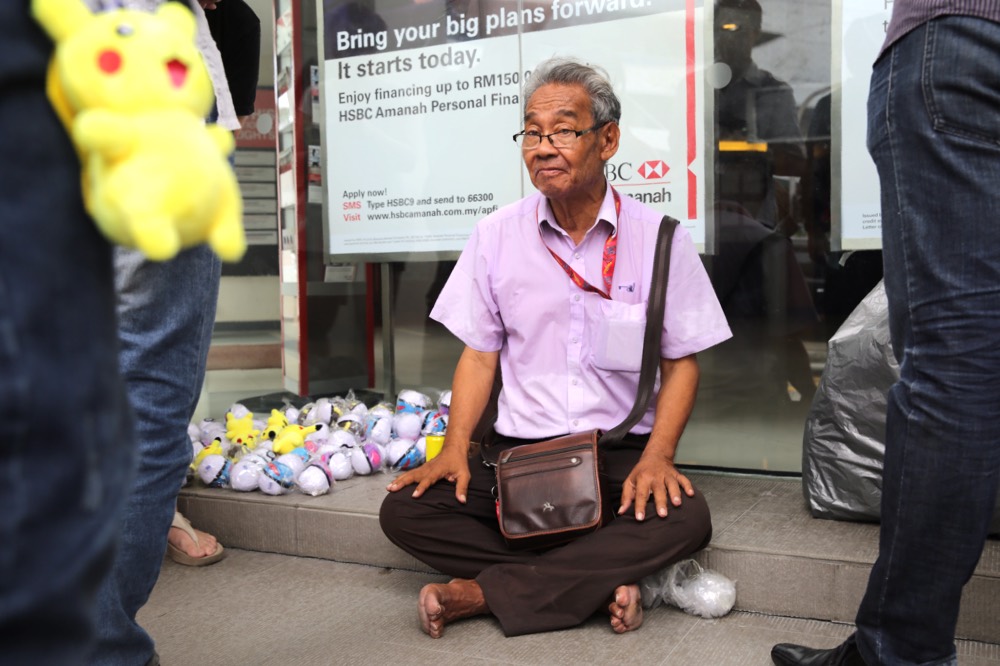 David, who believes one can survive and make an honest living with hard work, wants to serve Malaysians by offering affordable soft toys.