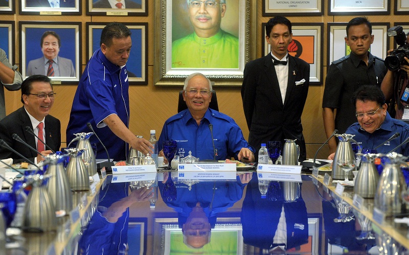 Prime Minister Datuk Seri Najib Razak (centre) chairs a Barisan Nasional Supreme Council meeting at the PWTC in Kuala Lumpur September 23, 2016. u00e2u20acu201d Bernama pic
