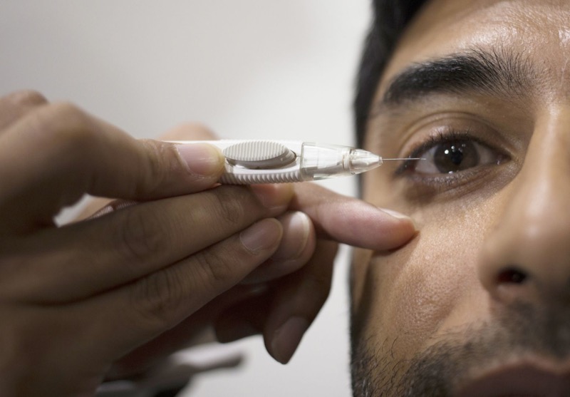 The Singapore National Eye Centre is calling for about 120 volunteers to participate in a two-year trial on a new glaucoma treatment that will involve an injection into the inner eye. u00e2u20acu201d Wong Pei Ting/TODAY pic