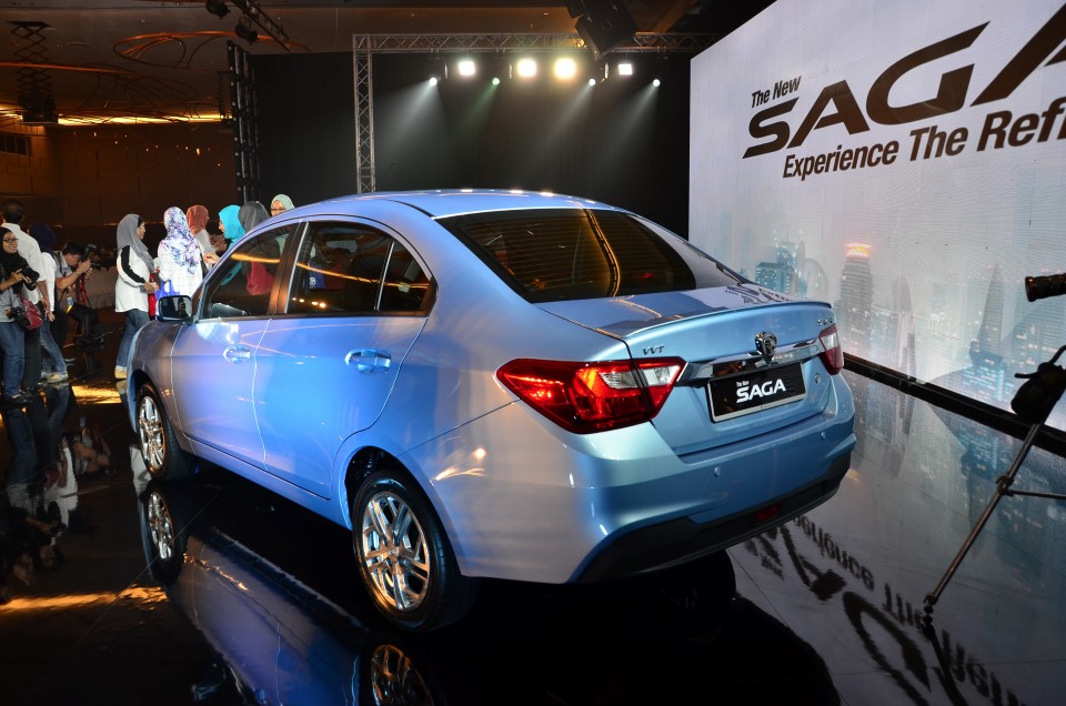 The latest facelift includes the new VVT technology engine that improves the car’s acceleration and fuel consumption. 