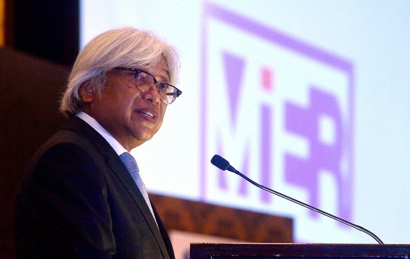 Sept 26, 2016 Bank Negara of Malaysia Governor Tan Sri Muhammad Ibrahim delivering his keynote address at a gala dinner held in conjunction with the 30th anniversary celebration of the Malaysian Institute of Economic Research (MIER) in Subang
