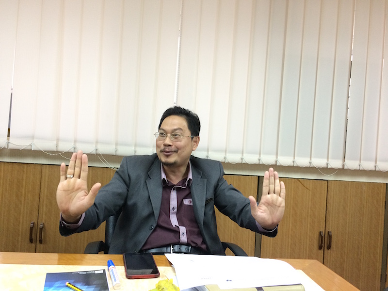 Nazmi Osman from Perumahan Dan Hartanah Selangor Sdn Bhd (PHSSB) speaks to Malay Mail Online in Shah Alam September 15, 2016. — Picture by Boo Su-Lyn