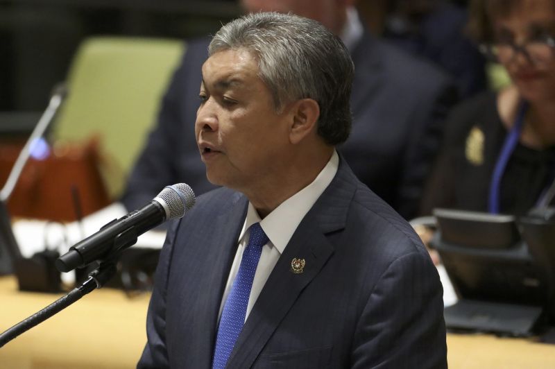 Deputy Prime Minister Datuk Seri Dr Ahmad Zahid Hamidi speaks during a high-level meeting on addressing large movements of refugees and migrants at the United Nations General Assembly in Manhattan, New York. Picture released September 20, 2016. u00e2u20acu2022 Reuter