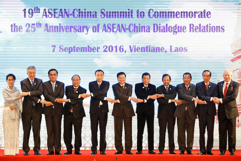 Leaders pose for photo during Asean-China Summit in Vientiane, September 7, 2016.u00c2u00a0u00e2u20acu201d Reuters pic 