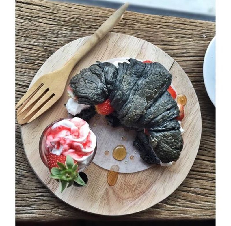 The black croissant’s rather unpleasing aesthetics (finding an angle to flatter this pastry’s looks is a little tricky) won’t stop you from enjoying its yummy goodness. ― Picture taken from Bev Café’s Pinterest page