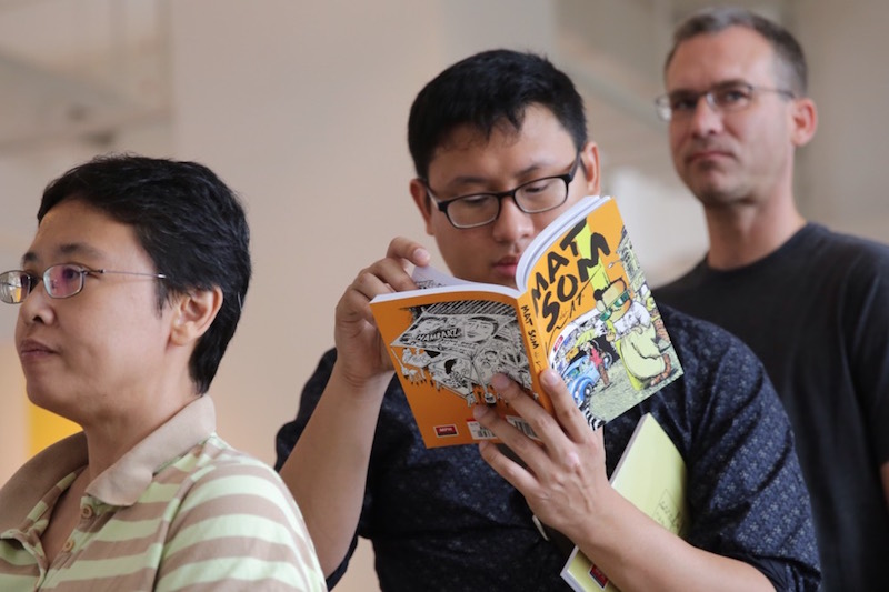 A man queues to have his comic book signed by Datuk Mohammad Nor Khalid (Lat) during the Cooler Lumpur Festival at MAP Publika, Kuala Lumpur, September 11, 2016. u00e2u20acu201d Picture by Choo Choy Mayn