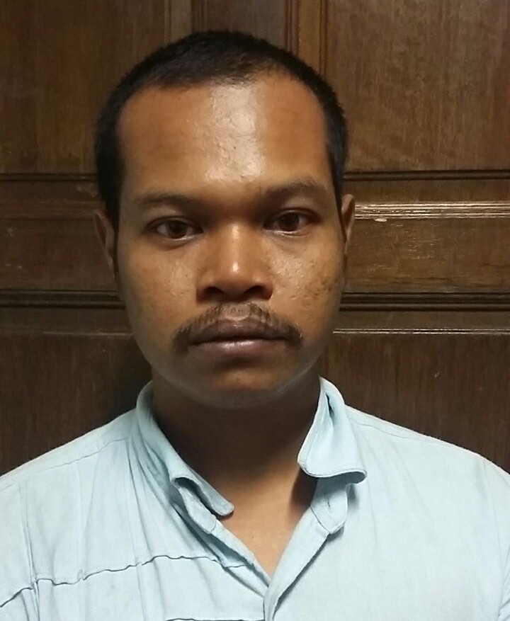 Mohd Roz Convicted thief slips off cuffs, escapes Penang courthouse in broad ...