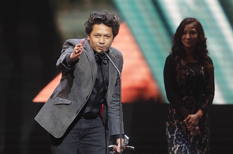 Pekin Ibrahim accepts the award for Best Actor for his role in ‘Mat Moto’ at FFM28 in Kuala Lumpur September 3, 2016. — Picture by Choo Choy May