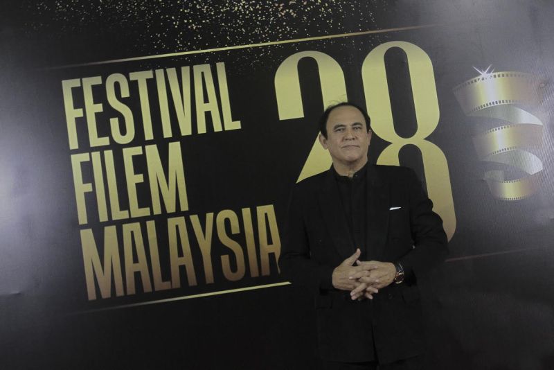 Pengarah dan penerbit terkenal Datuk Yusof Haslam mahu penggiat filem memikir cara meningkatkan jumlah penonton ke pawagam. u00e2u20acu201d Foto oleh Yusof Mat Isa 