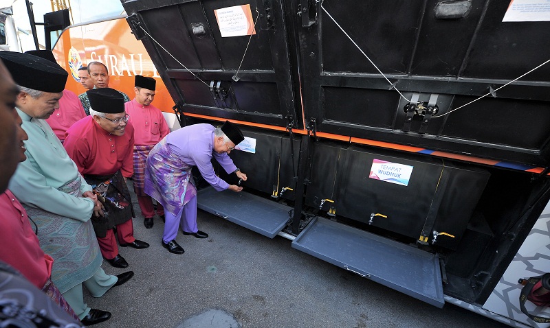 Prime Minister Datuk Seri Najib Razak at the opening ceremony of the mobile u00e2u20acu02dcsurauu00e2u20acu2122 in Kuala Lumpur October 2, 2016. u00e2u20acu201d Bernama pic
