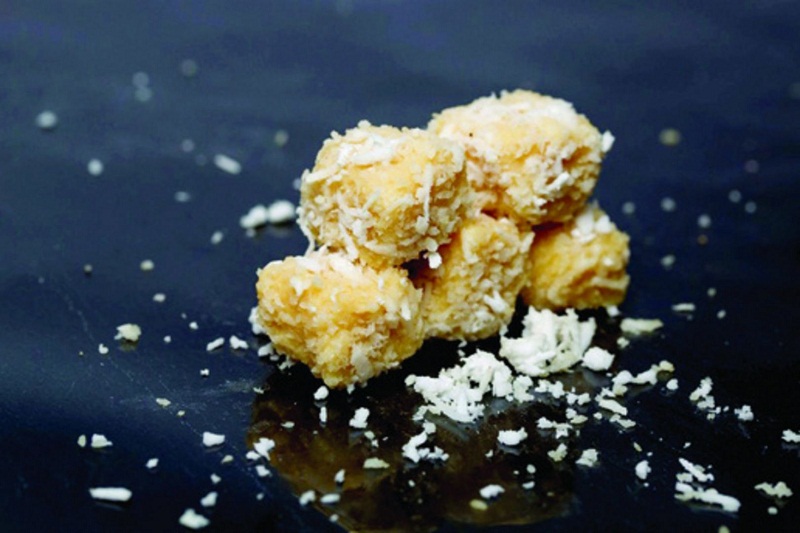 Another of Lim Jialiang’s creations include Singapurr Story, a daring creation mixed with local taste that consist of Kyoto’s Honda Miso, Gula Malacca and coconut. — Picture courtesy of Demochoco Official Website