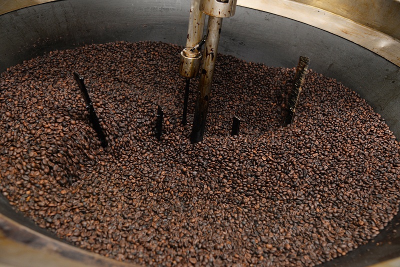 The coffee beans used by Bee Coffee is from Indonesia and are roasted first before it is cooked with sugar. — Picture by K.E.Ooi