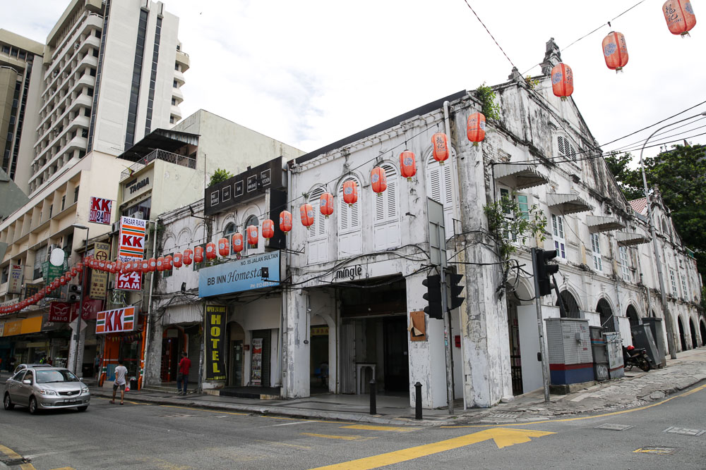 What was previously a dilapidated building for drug addicts is now a cafe-cum-backpacker’s hostel called Mingle.