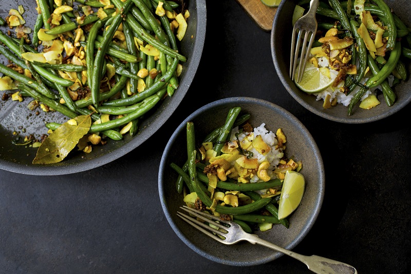 Green beans with mustard seeds, cashews and coconut, in New York, August 18, 2016. u00e2u20acu201d Picture by Andrew Scrivani/The New York Times