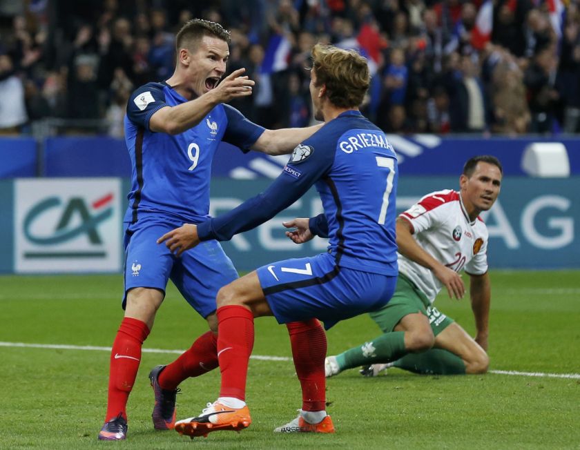 Kevin Gameiro celebrates his goal against Bulgaria with his team mate Antoine Griezman at the Sain-Denis stadium, Paris, October 8, 2016. u00e2u20acu201d Reuters pic