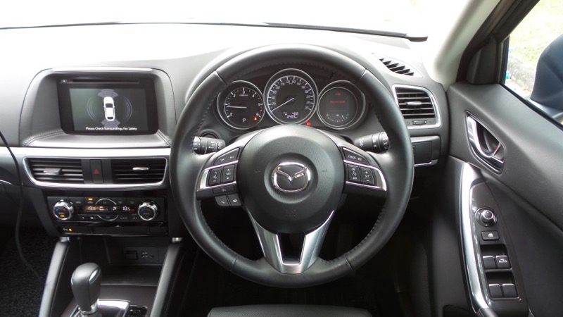 Despite it being diesel-powered, the CX-5 SKYACTIV-D is relatively quiet during operation — it is not any louder than a petrol engine, and good sound-proofing isolates the noise from the passengers in the cabin. 