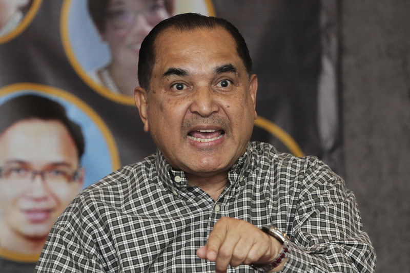 Transparency International Malaysia (TI-M) President, Datuk Akhbar Satar speaking at the Malaysia Freedom Summit in Petaling Jaya, October 8, 2016. u00e2u20acu201d Picture by Yusof Mat Isa