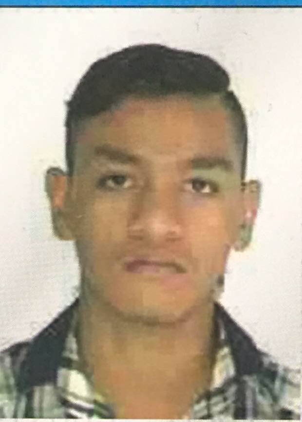 Police are looking for this man to assist in the investigation into the robbery. u00e2u20acu201d Malay Mail pic