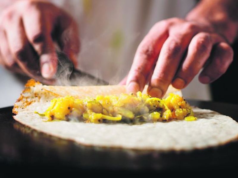 Tandoor's Diwali buffet's dosa Live station. u00e2u20acu2022 TODAY pic