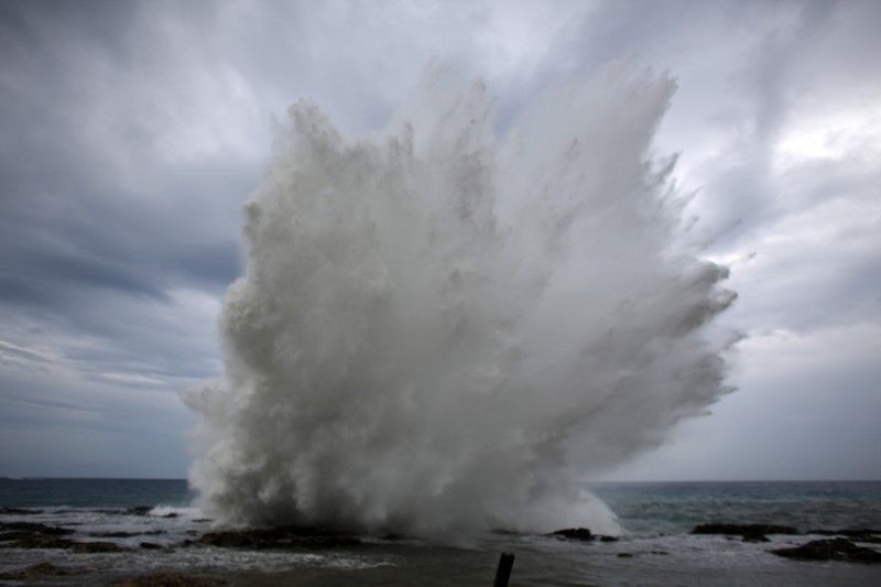 A wave splashes on the beach at Siboney ahead of the arrival of Hurricane Matthew, Cuba October 4, 2016. u00e2u20acu201d Reuters pic n